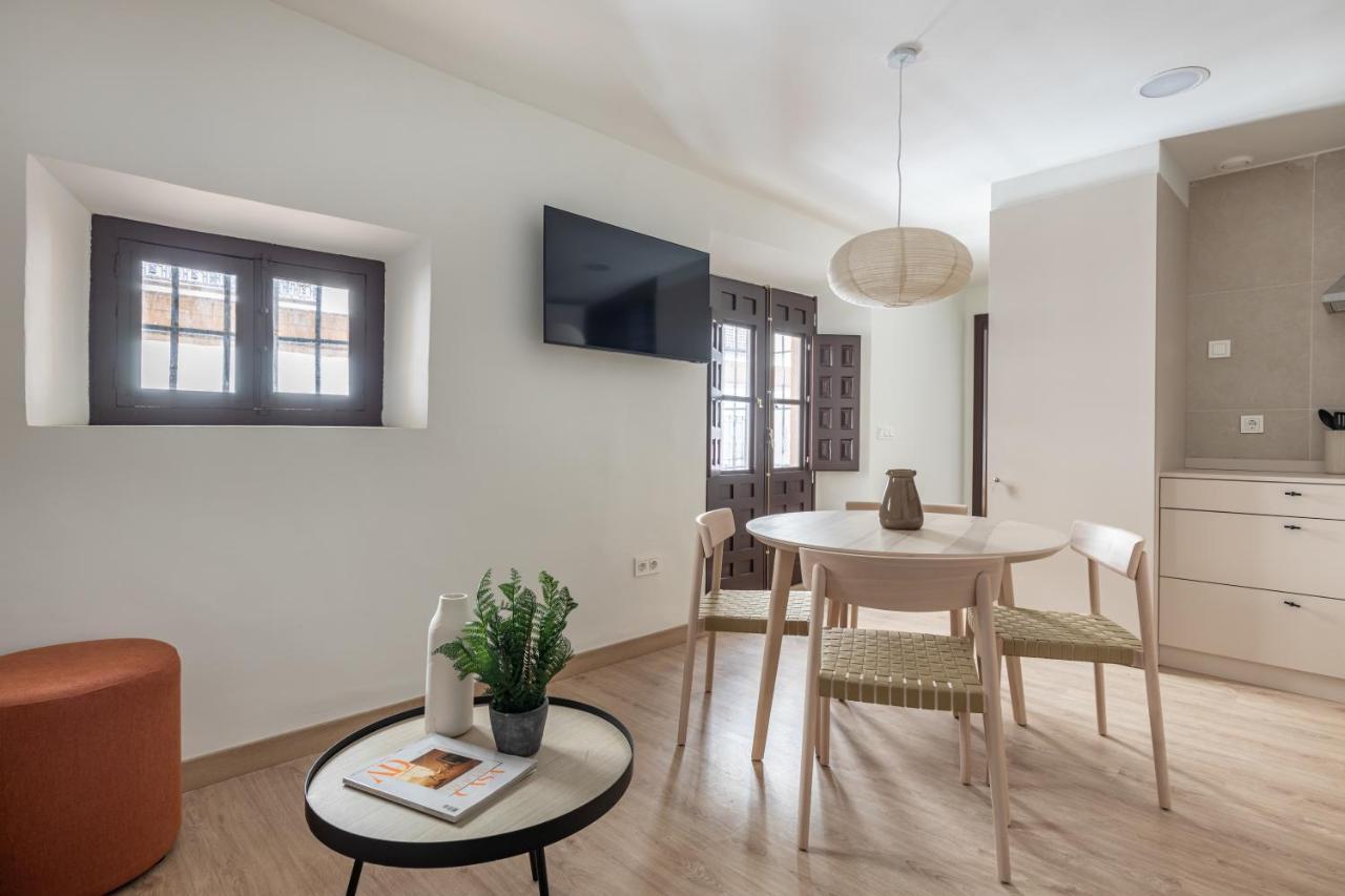 Apartamentos Libere Malaga La Merced Eksteriør bilde